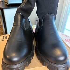 Black Chunky Sole high  Boots / material stretch from ankle 
To below the knee